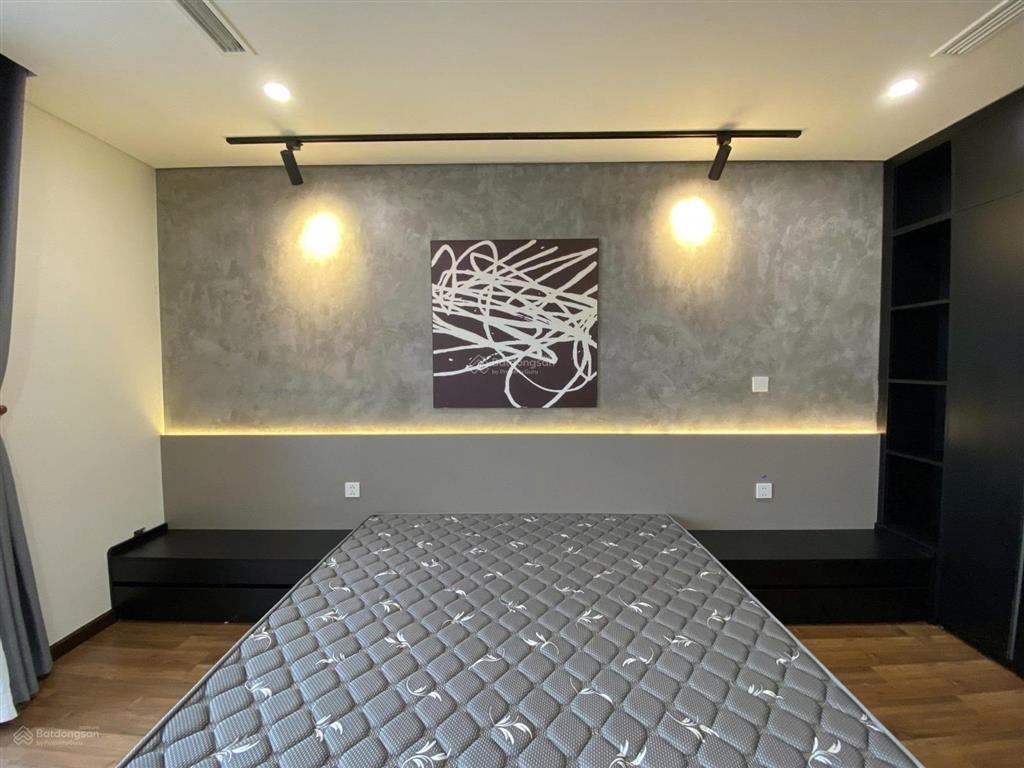 Bán gấp căn chung cư golden park  cầu giấy. 96m2, 3 ngủ 2wc. đủ đồ. giá 10.4tỷ. l/h 0917 748 ***