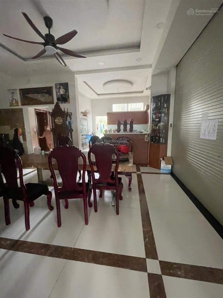 Bán cặp nhà biệt thự kdc 6bt30 dt 400m2 xd hầm trệt 2 lầu giá chỉ 35 tỷ 5.