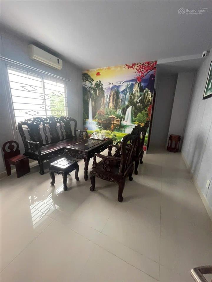 Bán cặp nhà biệt thự kdc 6bt30 dt 400m2 xd hầm trệt 2 lầu giá chỉ 35 tỷ 5.