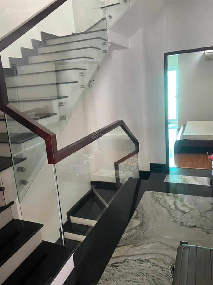 Bán gấp nhà kdc t30 dt 5x20m, trệt, 2 lầu sân thượng giá 10 tỷ 5