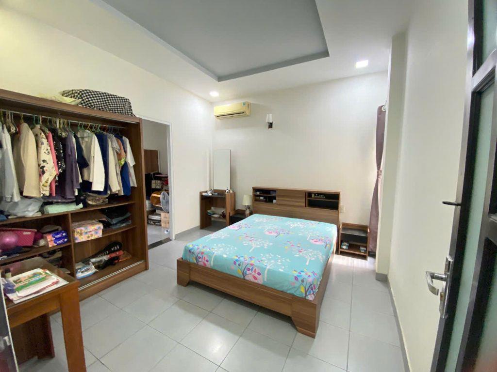 Bán CHDV full nội thất 9 phòng kdc 6b intresco 5x20 trệt 2 lầu sân thượng giá 11 tỷ 8