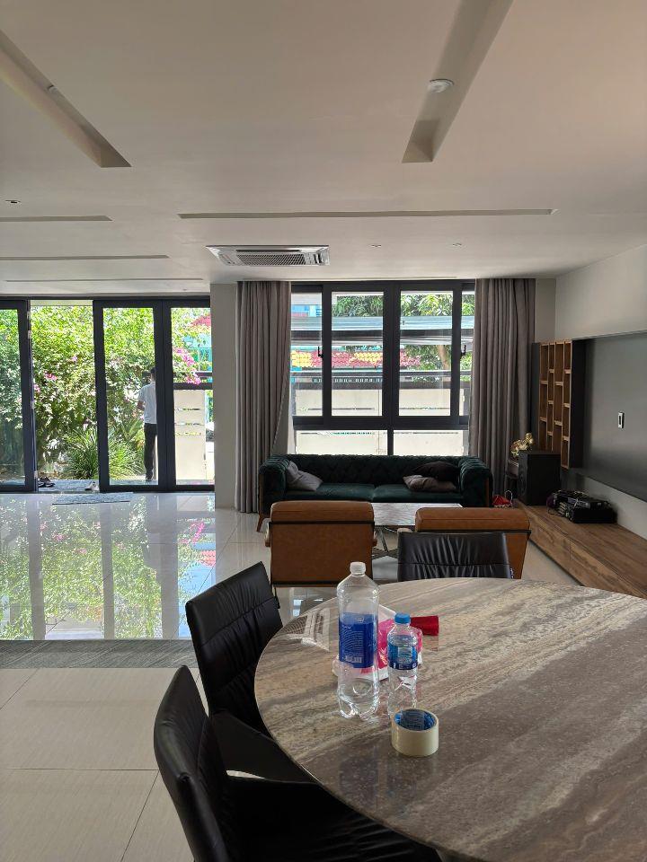 Biệt thự đơn lập kdc 6B intresco 12,5x20 hầm trệt 2 lầu áp mái giá 31 tỷ