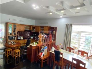 Nhà góc kdc 6b  intresco dt 8,5x20 trệt 2 lầu sân thượng giá 18 tỷ 5.