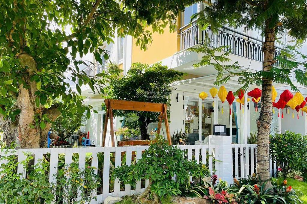 Góc bình yên giữa lòng phố thị. biệt thự sân vườn kdc phong phú 4 dt 200m2 trệt 2 lầu giá 15 tỷ .