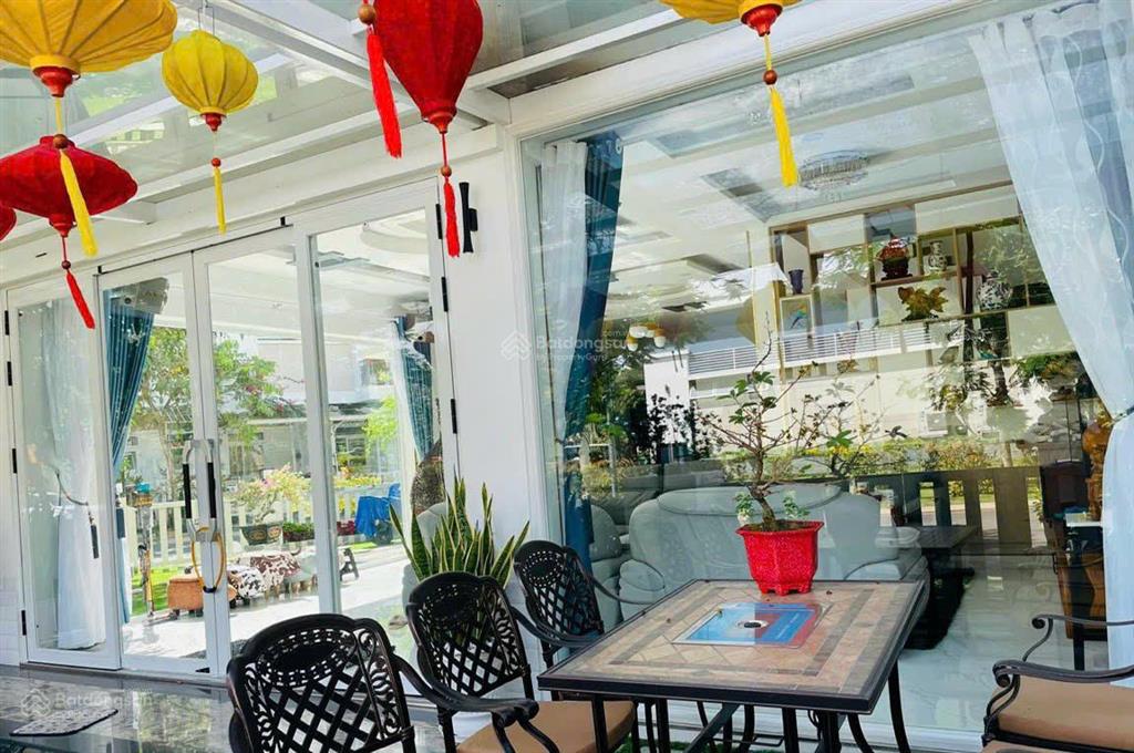 Góc bình yên giữa lòng phố thị. biệt thự sân vườn kdc phong phú 4 dt 200m2 trệt 2 lầu giá 15 tỷ .