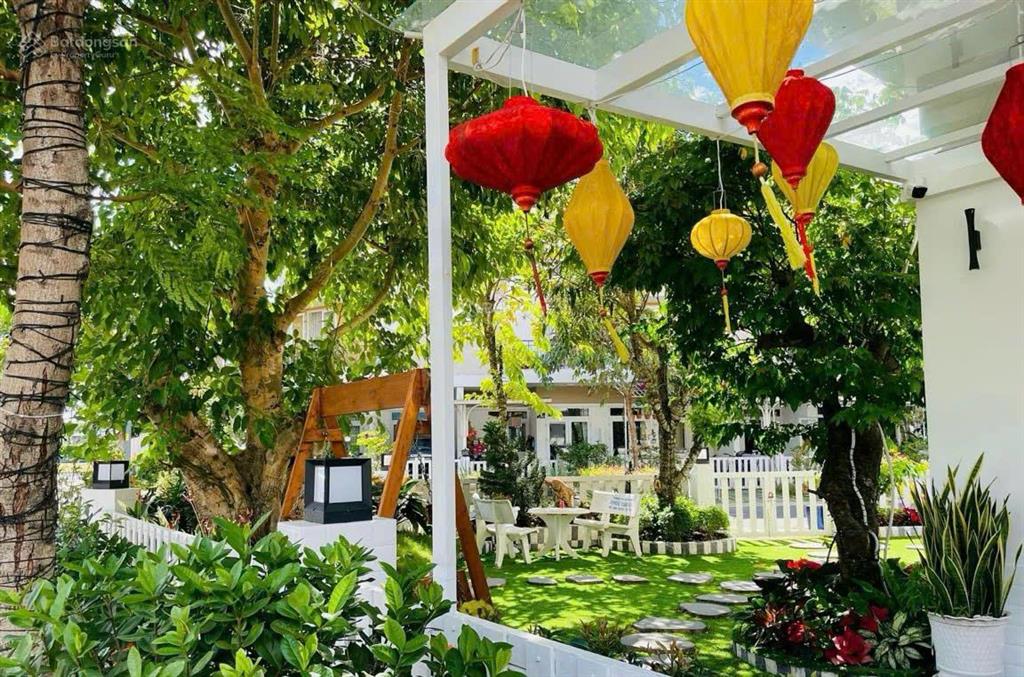 Góc bình yên giữa lòng phố thị. biệt thự sân vườn kdc phong phú 4 dt 200m2 trệt 2 lầu giá 15 tỷ .