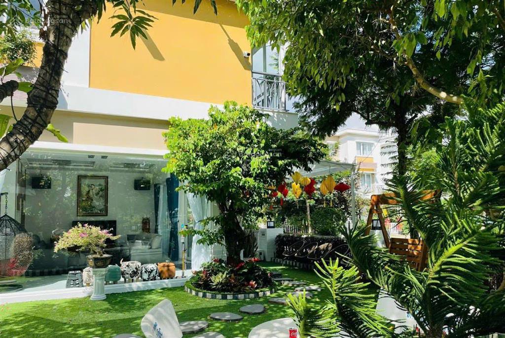 Góc bình yên giữa lòng phố thị. biệt thự sân vườn kdc phong phú 4 dt 200m2 trệt 2 lầu giá 15 tỷ .