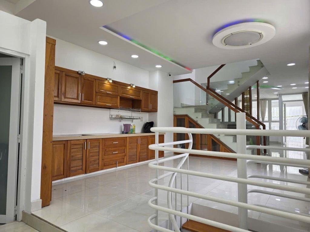 Cho thuê nhà nguyên căn KDC T30 Bình Hưng - DT 110m, hầm trệt 2 lầu sân thượng - 25tr/tháng