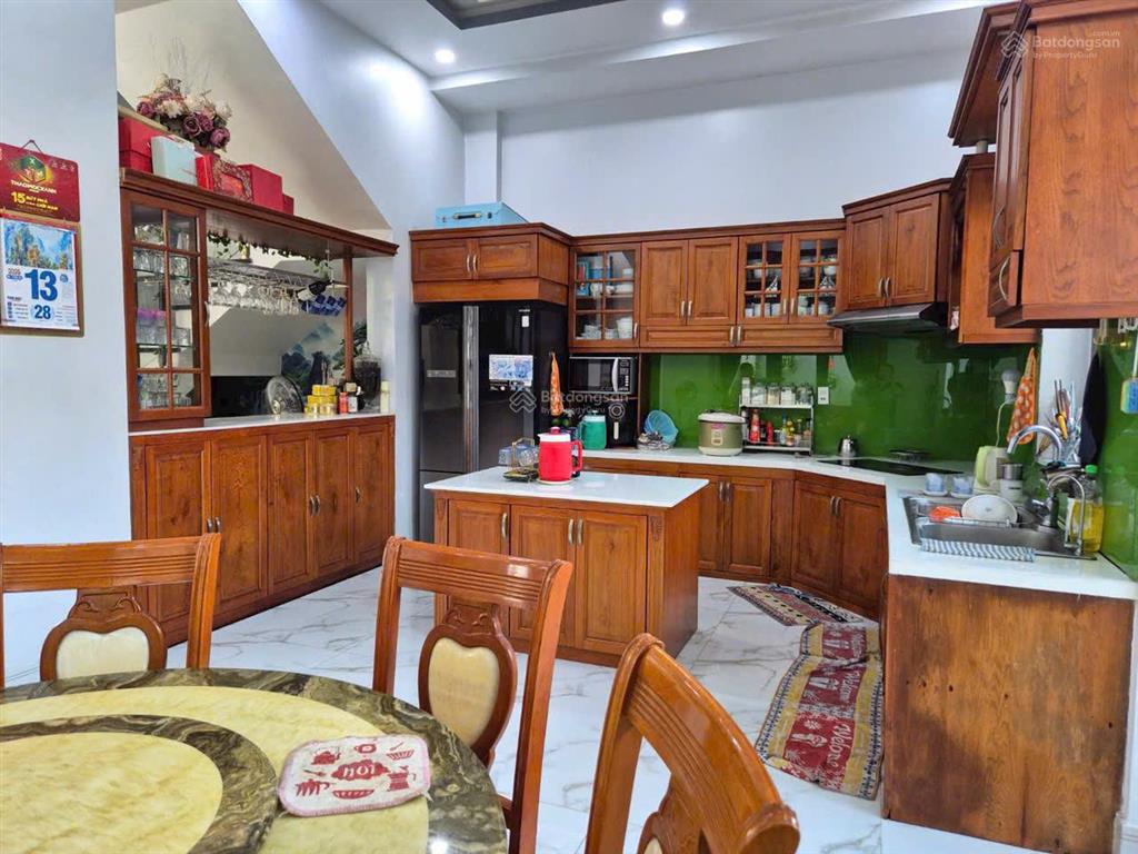 Bán biệt thự kdc đại phúc  bình hưng 10x20 hầm trệt 2 lầu áp mái  sổ hồng hoàn công