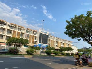 Bán đất mặt tiền phạm hùng kdc t30  bình hưng  5x20 sổ hồng , công chứng ngay.