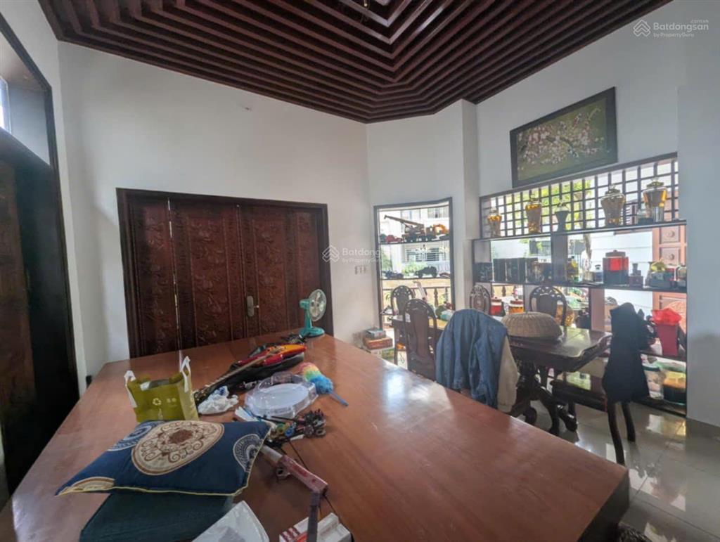 Biệt thự góc dt 297m2 hầm trệt lửng 2 lầu sân thượng view công viên kdc đại phúc  nhìn là mê.