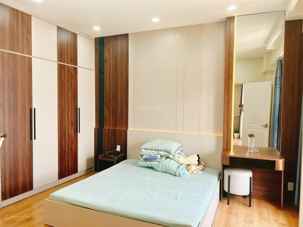 Bán căn hộ gia hòa căn thông tầng 140m công 36m sân vườn vị trí đẹp