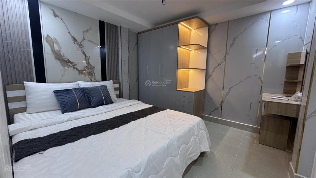 Nhà phố đường phan văn hớn vào 100m 1tr 2 lầu