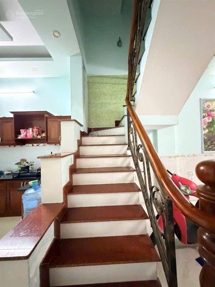 Bán nhà 3 tầng hẻm thông xe hơi nguyễn văn quá quận 12