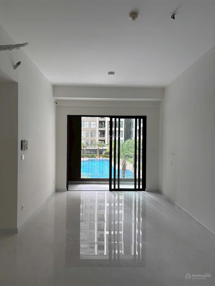 Bán căn hộ 2pn  victoria village. trần nhà cao 3,5m. view công viên hồ bơi. giá chỉ 6 tỷ all in