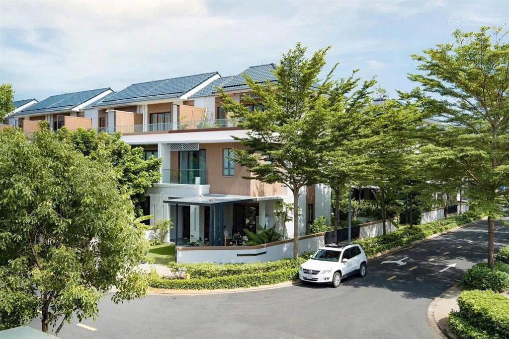 Bán nhà phố swanbay zone 8, vị trí rất đẹp 2 mặt thoáng, gần khu tiện ích, giá tốt dự án