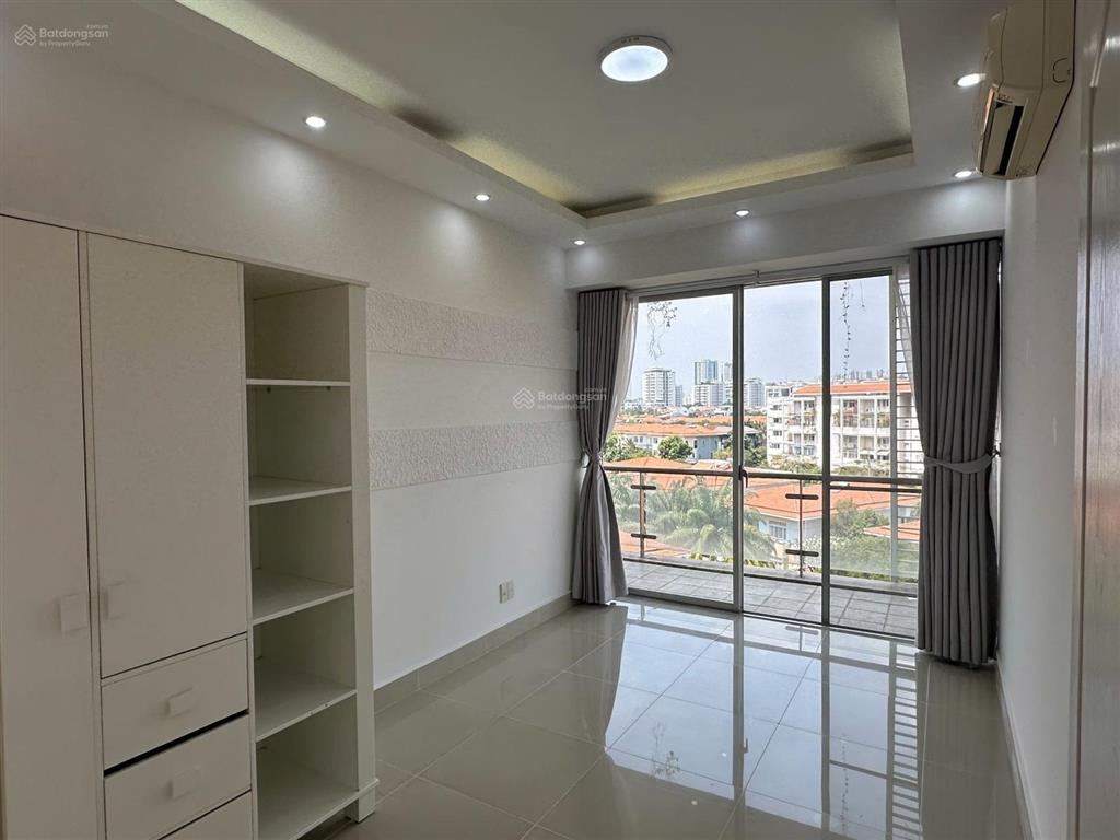 Cho thuê căn hộ garden plaza 1, pmh, q7 dt 131m2, giá 31 triệu/th.  mạnh 0909 297 ***