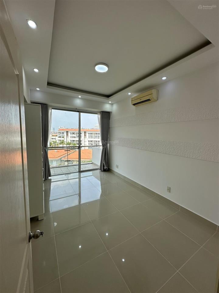 Cho thuê căn hộ garden plaza 1, pmh, q7 dt 131m2, giá 31 triệu/th.  mạnh 0909 297 ***