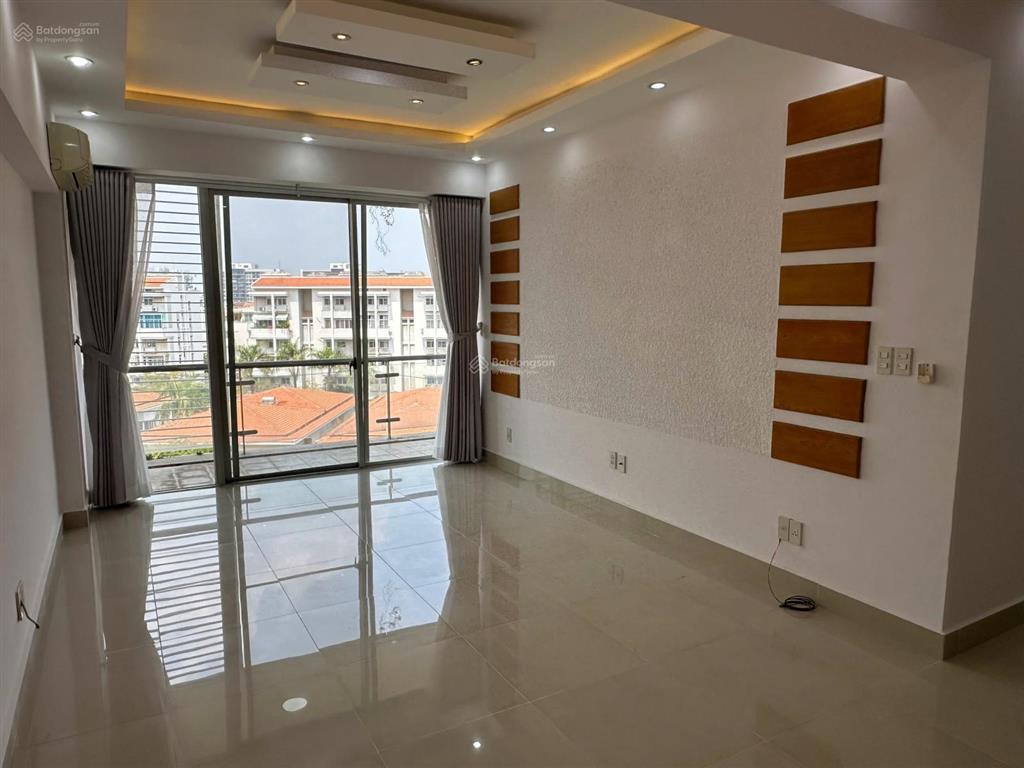 Cho thuê căn hộ garden plaza 1, pmh, q7 dt 131m2, giá 31 triệu/th.  mạnh 0909 297 ***