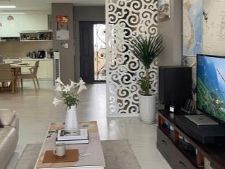 Bán chcc plaza 2, pmh, q7. dt 142m2, 3pn. giá 19.5 tỷ.  mạnh 0909 297 *** 0888 143 ***