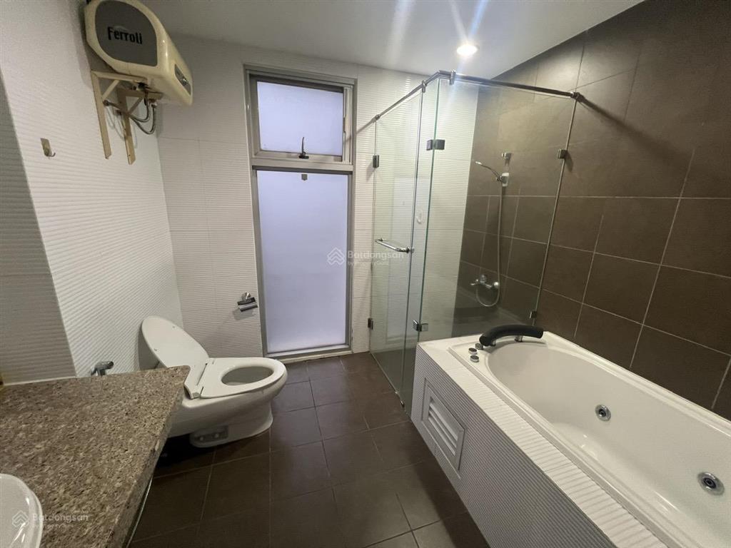 Cho thuê grand court 2, pmh, q7, dt 146m2, giá 30 triệu/th.  mạnh 0909 297 ***. căn góc