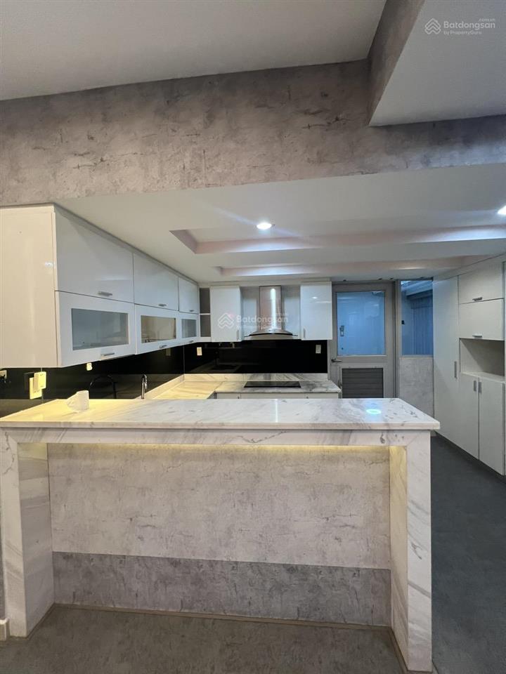 Cho thuê grand court 2, pmh, q7, dt 146m2, giá 30 triệu/th.  mạnh 0909 297 ***. căn góc