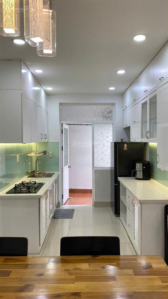 Cho thuê căn hộ sky garden 3, phú mỹ hưng. diện tích 69m2. giá 12 triệu.  mạnh. 0909 297 ***.