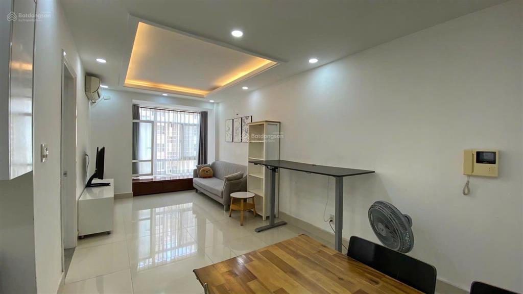 Cho thuê căn hộ sky garden 3, phú mỹ hưng. diện tích 69m2. giá 12 triệu.  mạnh. 0909 297 ***.