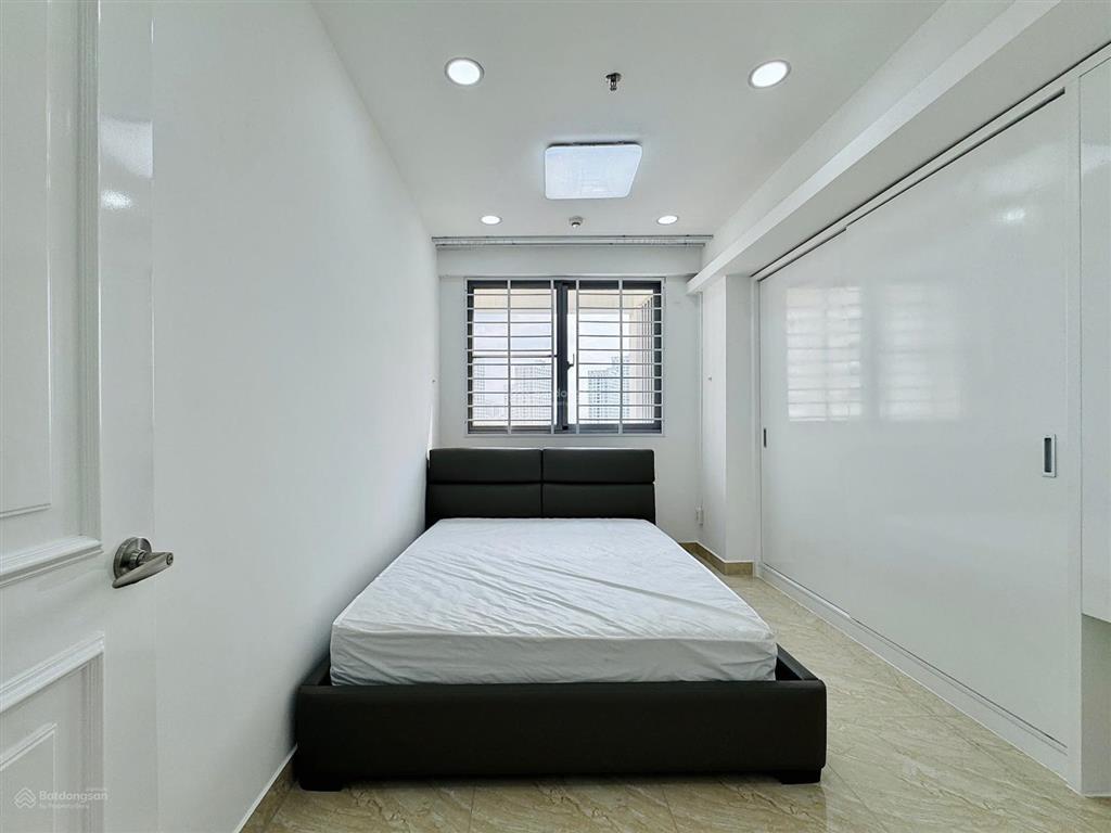 Bán gấp căn hộ green valley, phú mỹ hưng, q7, dt 130m2, giá 10.8 tỷ.  mạnh 0909 297 ***
