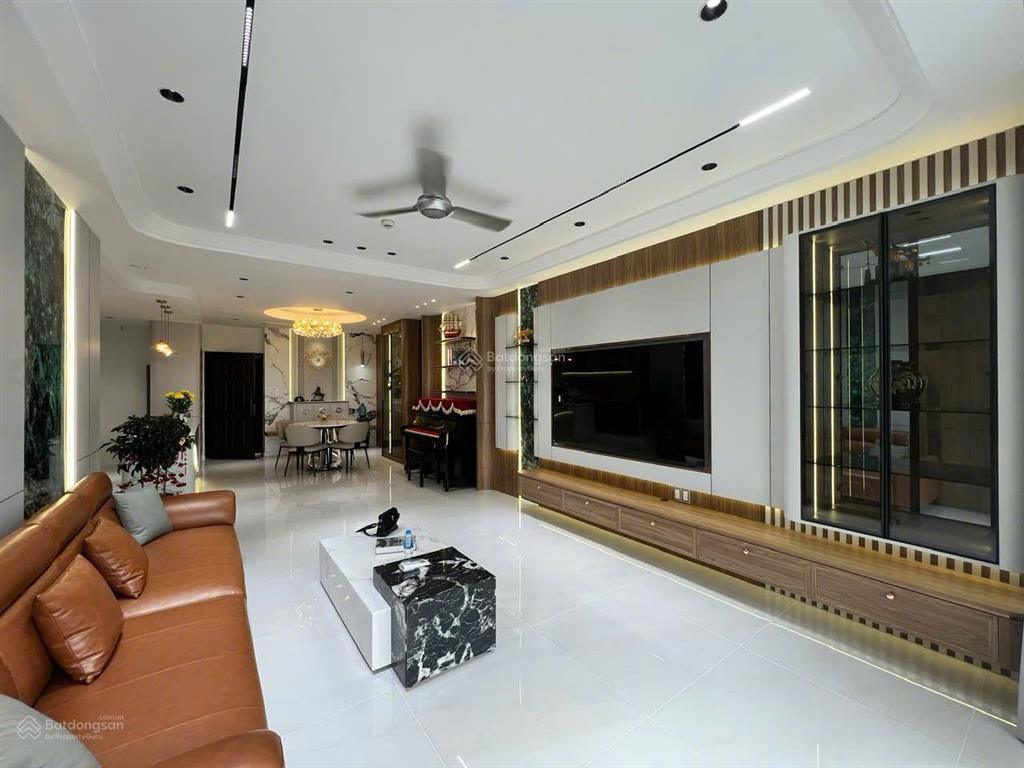 Cần bán chcc green view, pmh, quận 7. dt 117m2, 3pn  2wc. giá 10,9 tỷ,  mạnh 0909 297 ***