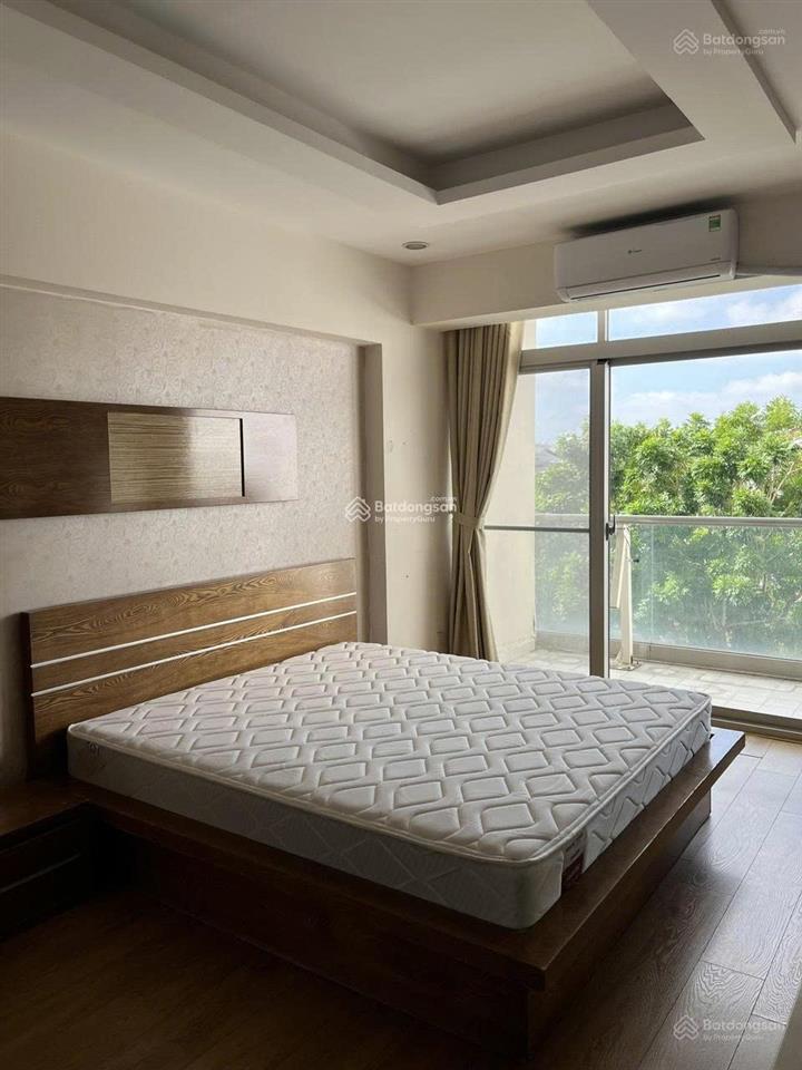 Cần bán chcc garden court 2, pmh,tk 3pn sửa thành 2pn. giá 14 tỷ 950.  e mạnh 0909 297 ***.