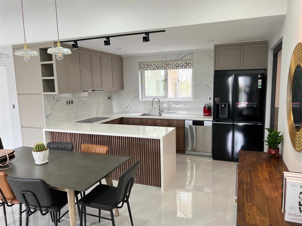 Cho thuê căn hộ grand court 2, phú mỹ hưng, quận 7. giá 40 triệu. . e mạnh.0909 297 ***