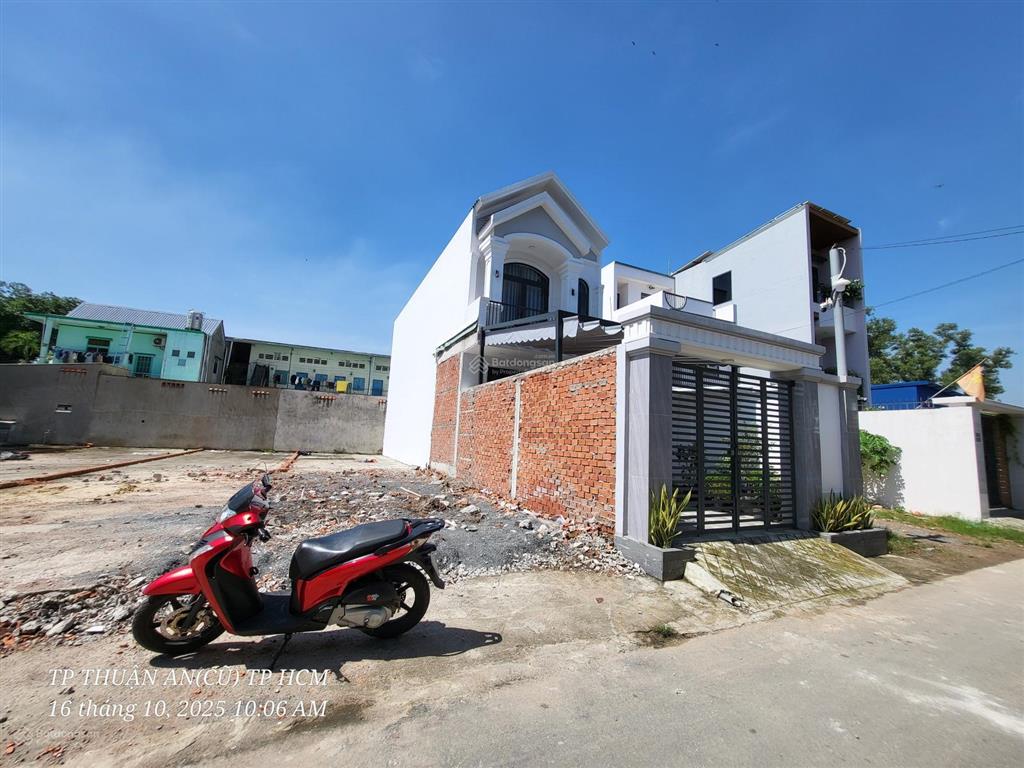 Đất nhựa đối diện khu biệt thự sân golf sông bé dt 105m2, giá 3.4 tỷ hướng đông bắc