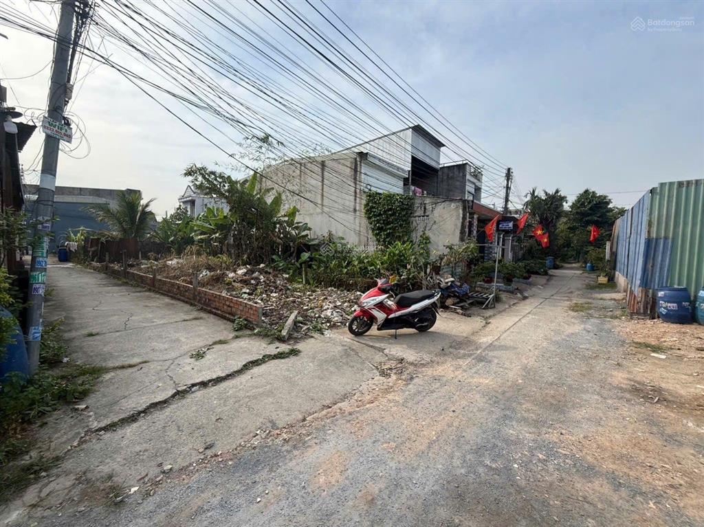 Góc 2 mặt tiền đường ôtô giá 2 tỷ 390tr tại bình nhâm giá hiếm có