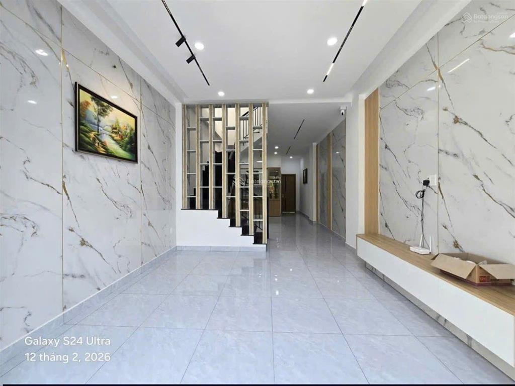 Bán nhà lái thiêu 3 phòng ngủ + sân ôto giá 4.2 tỷ full nội thất máy lạnh,giường niệm