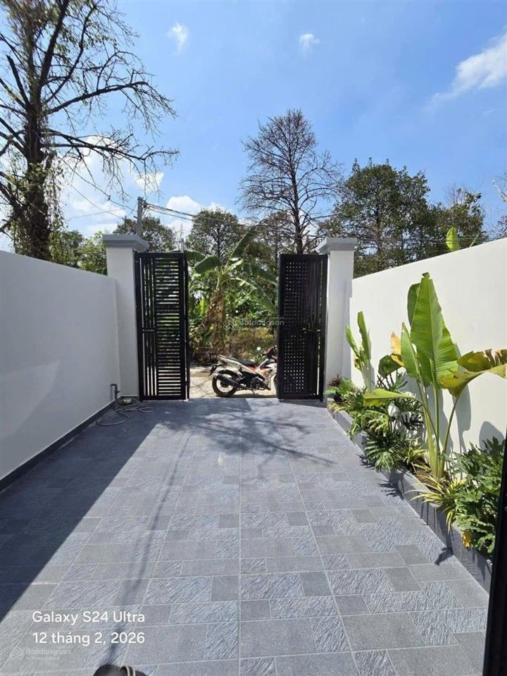 Bán nhà lái thiêu 3 phòng ngủ + sân ôto giá 4.2 tỷ full nội thất máy lạnh,giường niệm