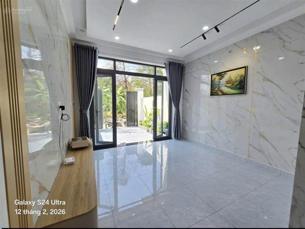 Bán nhà lái thiêu 3 phòng ngủ + sân ôto giá 4.2 tỷ full nội thất máy lạnh,giường niệm