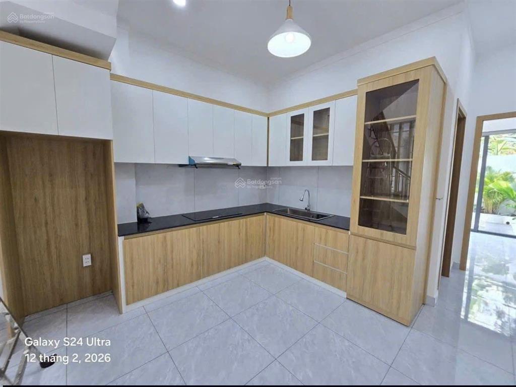 Bán nhà lái thiêu 3 phòng ngủ + sân ôto giá 4.2 tỷ full nội thất máy lạnh,giường niệm