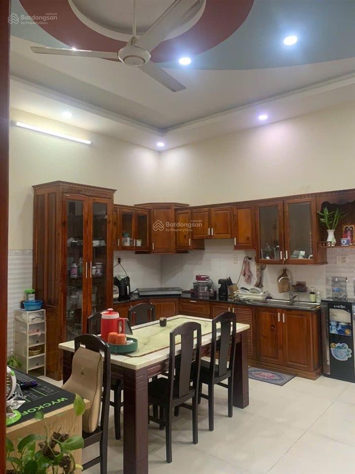 Nhà vườn đối diện chung cư emerald 8,25x28m giá 6.5 tỷ