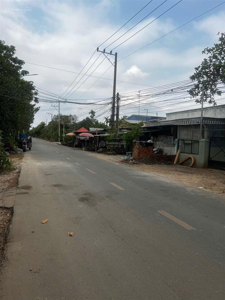 Đất đường cầu tàu gần chợ búng đường 12m đất diện tích 12x37m giá 10 tỷ 500tr