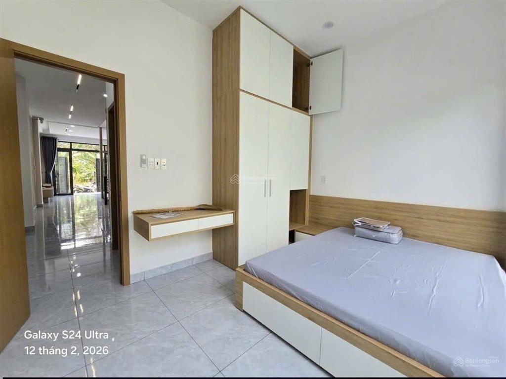 Bán nhà lái thiêu 3 phòng ngủ + sân ô tô giá 3.9 tỷ full nội thất máy lạnh, giường nệm