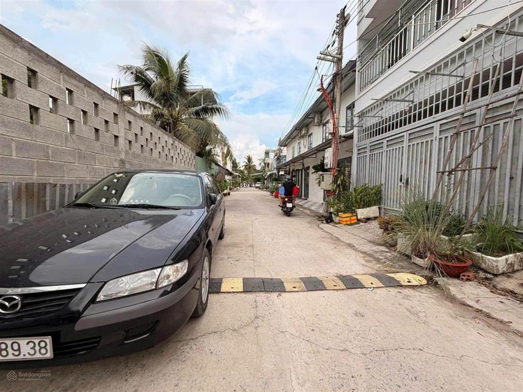 Nhà lái thiêu 5x15m nhựa ôtô ra chợ lái thiêu kế bên tầm 600m giá 3 tỷ 250tr