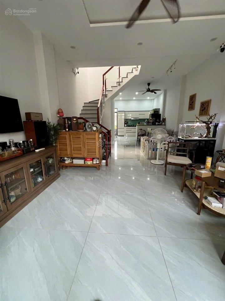 Nhà lầu hoàn công 3 phòng ngủ giá 4,8 tỷ kdc an ninh, văn minh gần cmt8