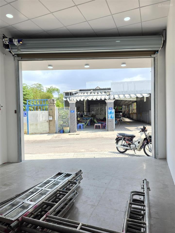 Nhà mặt tiền cạnh chung cư emerald golf view ql 13 giá 3 tỷ 850tr có hỗ trợ bank