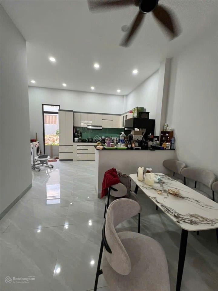 Nhà lầu hoàn công 3 phòng ngủ giá 4,8 tỷ kdc an ninh, văn minh gần cmt8