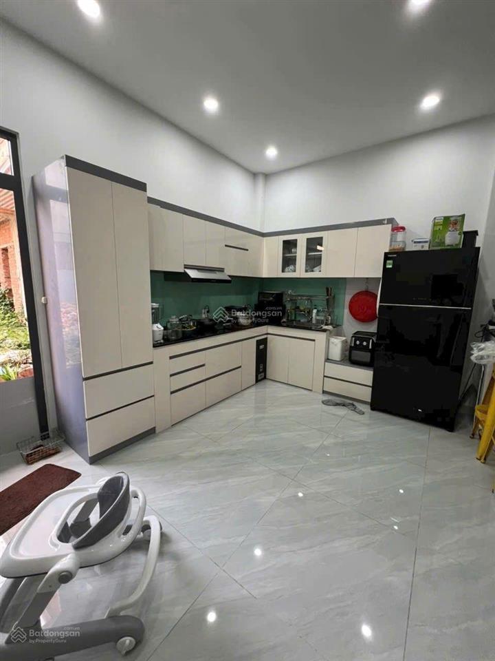 Nhà lầu hoàn công 3 phòng ngủ giá 4,8 tỷ kdc an ninh, văn minh gần cmt8