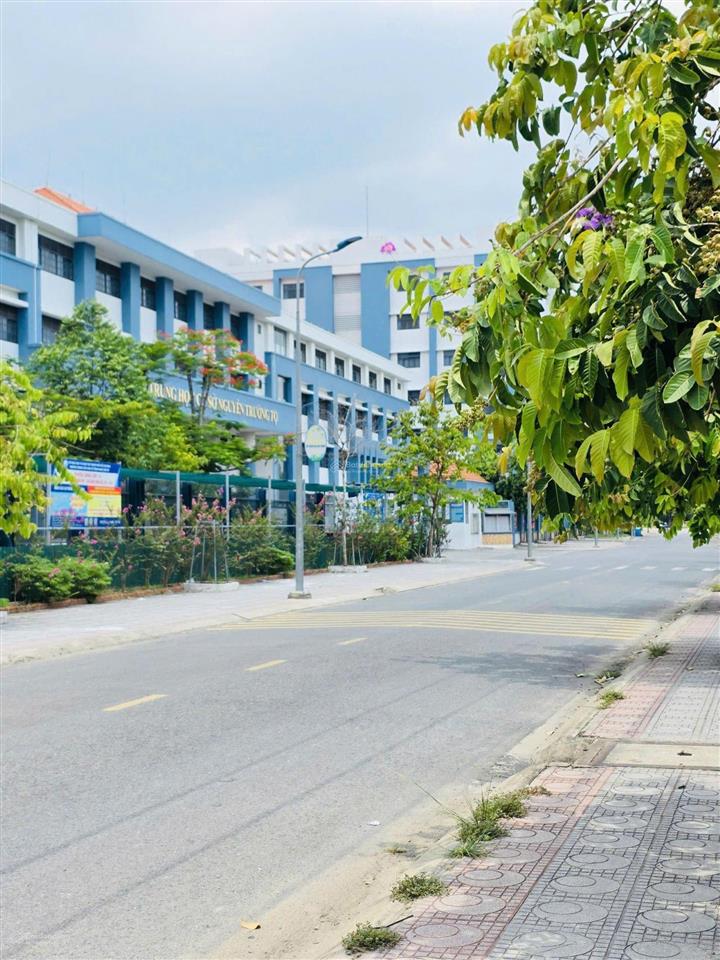 Chính chủ gửi bán đất ngay trường nguyễn trường tộ 148m2 giá 6.2 tỷ gần sông sài gòn