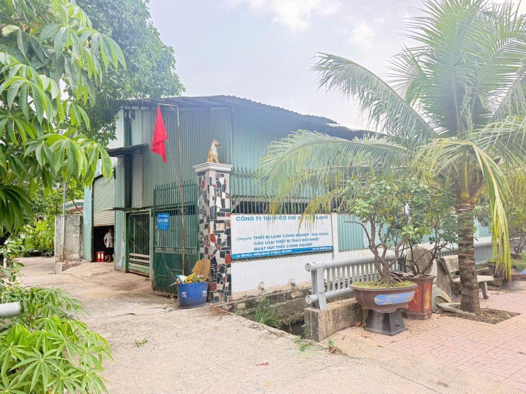 Bán kho sát mặt đường QL13 - sẵn điện 3 pha - DT ( 13 X21) 269M ngay cổng chào Bình Dương