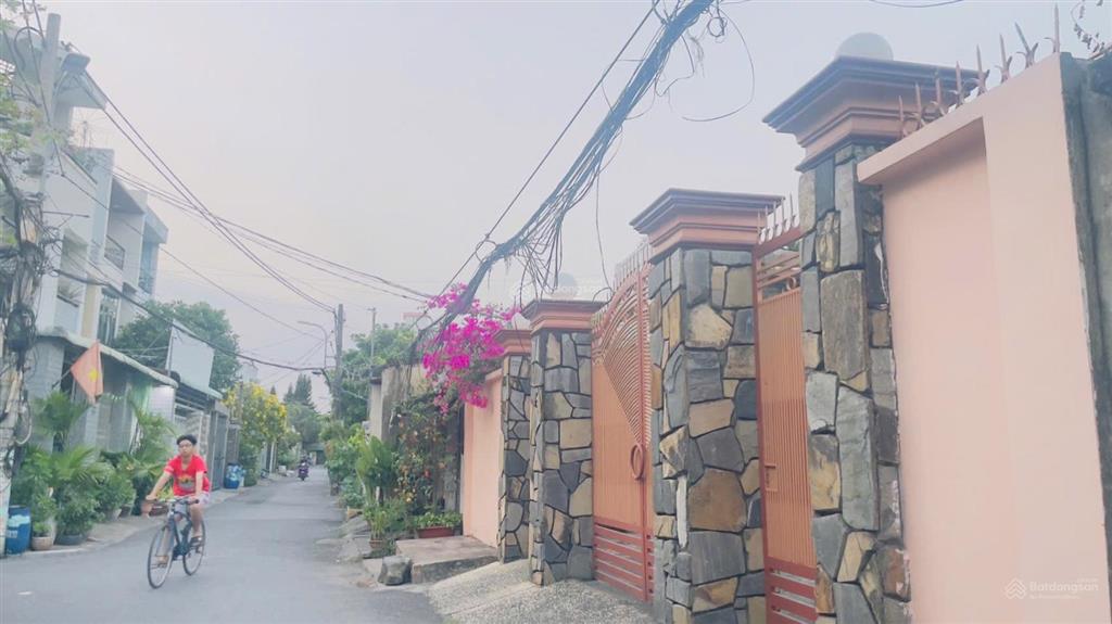 Đất đường 4 tam phú thủ đức 136 m2 đường 6m giá 5.1 tỷ