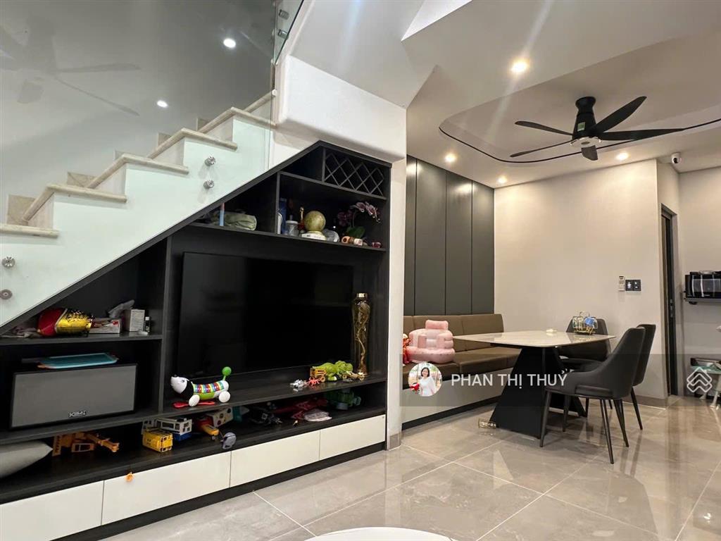 Nhà 3 lầu cây keo thủ đức hẻm xe hơi bán gấp giá 7.150 tỷ